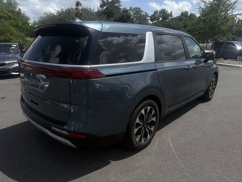 Used 2023 Kia Carnival EX FWD image 13