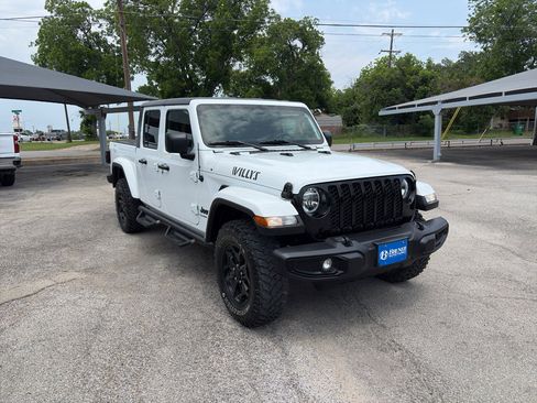 Used 2021 Jeep Gladiator Sport AWD/4WD image 3