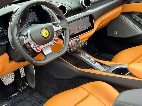 Used 2019 Ferrari Portofino RWD image 28