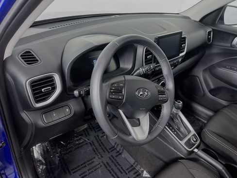 Used 2025 Hyundai Venue SEL FWD image 8