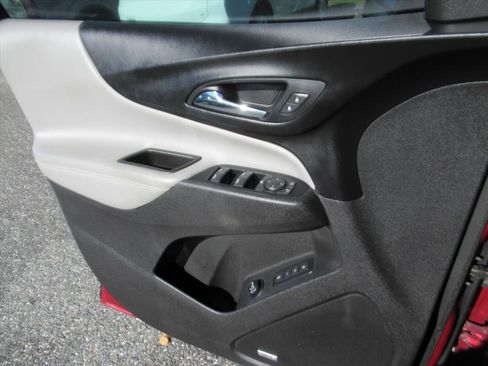 Used 2019 Chevrolet Equinox Premier image 25