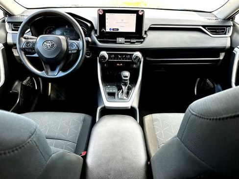 Used 2025 Toyota RAV4 XLE image 28