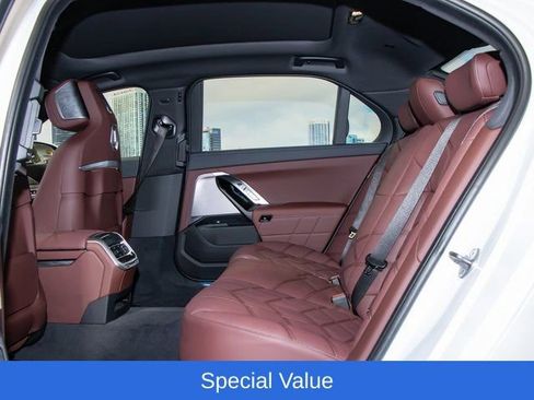 Used 2025 BMW 760i xDrive AWD/4WD image 23