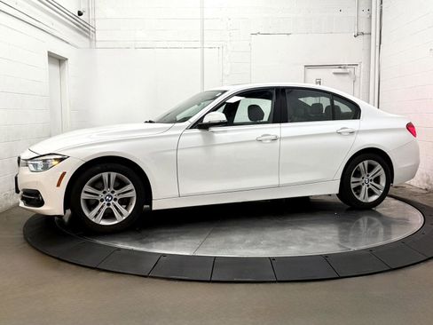 Used 2017 BMW 330i Sedan RWD image 4