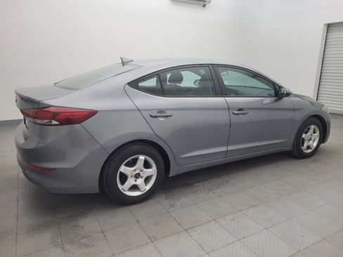 Used 2017 Hyundai Elantra SE image 11