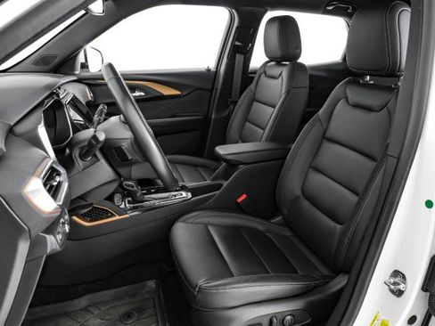 Used 2023 Chevrolet TrailBlazer ACTIV w/ Technology Package FWD image 35