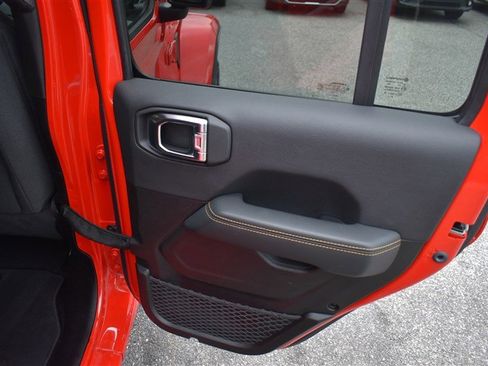 Used 2025 Jeep Wrangler Unlimited Sahara w/ Safety Group AWD/4WD image 24