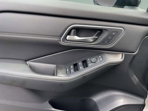 New 2026 Nissan Rogue Platinum AWD/4WD image 23