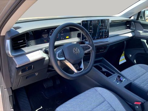 New 2026 Volkswagen Tiguan S FWD image 8
