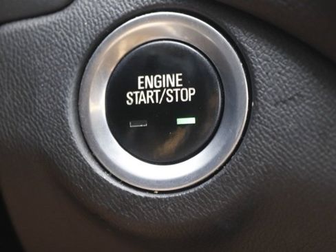 Used 2021 Chevrolet Equinox LT image 22