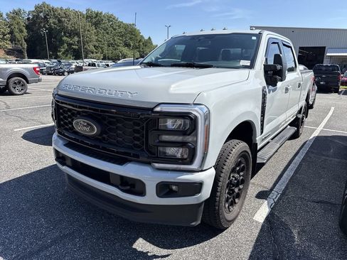 Used 2025 Ford F250 XLT w/ Black Appearance Package AWD/4WD image 7
