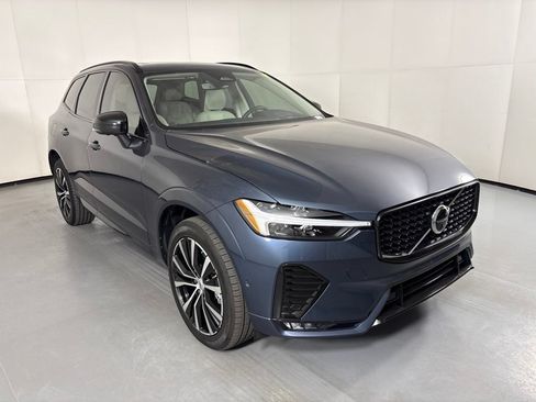 Used 2025 Volvo XC60 B5 Ultra AWD/4WD image 2