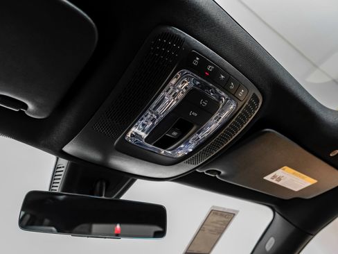 Used 2023 Mercedes-Benz GLB 250 4MATIC image 30