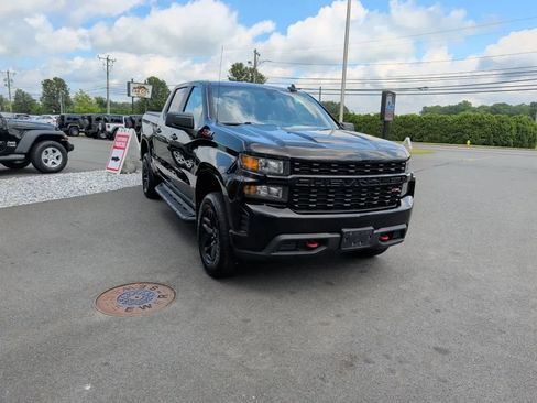 Used 2020 Chevrolet Silverado 1500 Custom Trail Boss w/ Custom Convenience Package AWD/4WD image 17