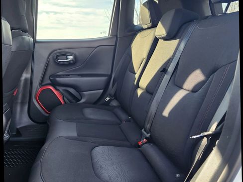 Used 2018 Jeep Renegade Trailhawk w/ Cold Weather Group II image 13