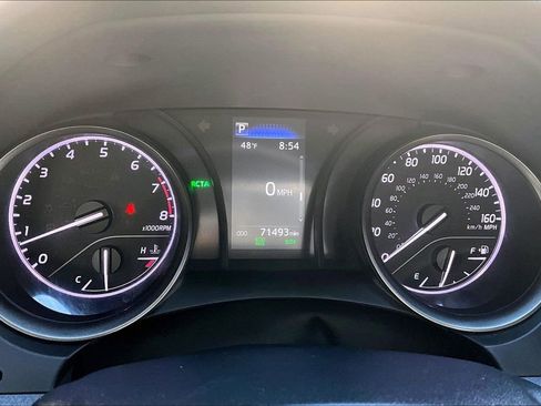 Certified 2022 Toyota Camry SE w/ Convenience Package image 2