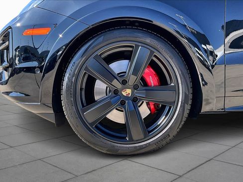 Used 2025 Porsche Cayenne GTS image 10