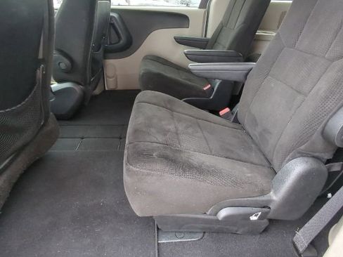 Used 2013 Dodge Grand Caravan SE FWD image 19