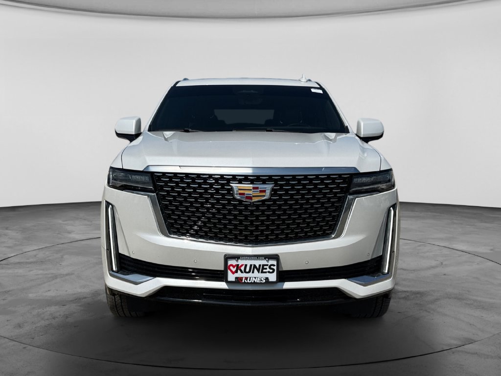 Used 2024 Cadillac Escalade ESV Premium Luxury AWD/4WD image 4
