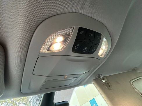 Used 2024 Chrysler Pacifica Touring-L image 26