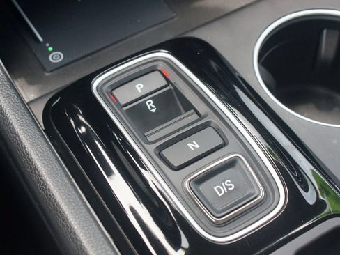 Used 2025 Honda Pilot Touring image 13