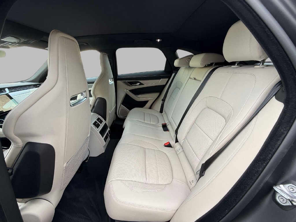 Used 2025 Jaguar F-PACE R-Dynamic S AWD/4WD image 19