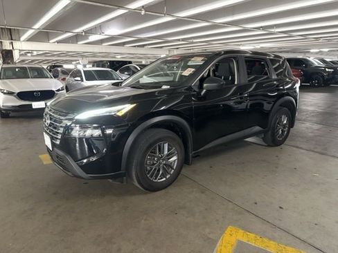 Used 2024 Nissan Rogue S image 24