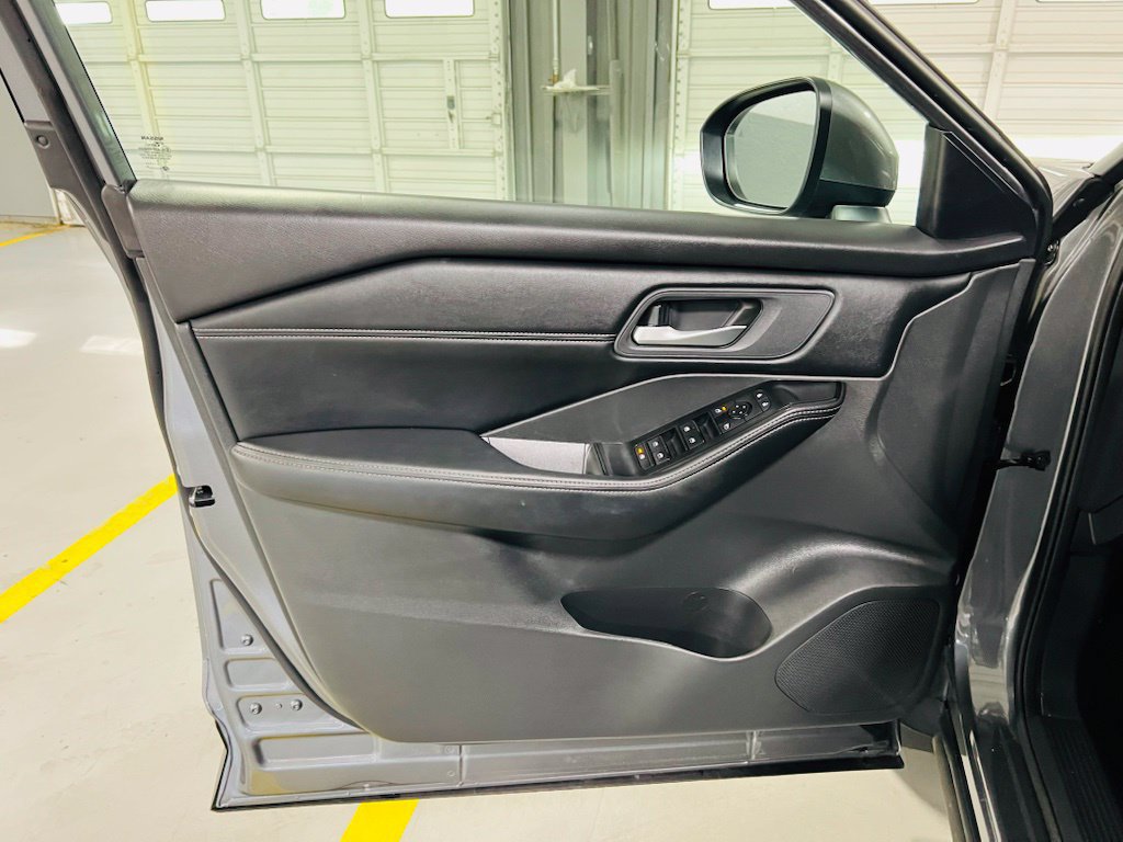 Used 2026 Nissan Rogue SV w/ SV Premium Package FWD image 21
