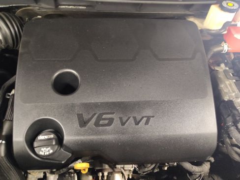 Used 2019 Chevrolet Traverse LT FWD image 30