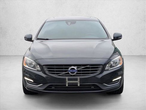 Used 2016 Volvo S60 T5 Premier w/ Convenience Package image 2