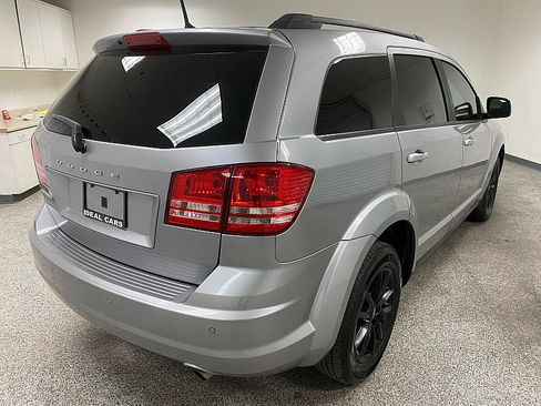 Used 2020 Dodge Journey SE w/ Blacktop Package image 5