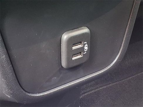 Used 2024 GMC Terrain SLE image 23