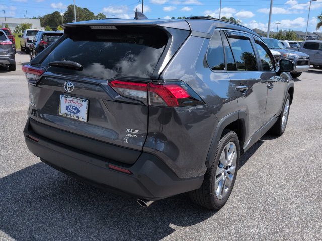 Used 2023 Toyota RAV4 XLE Premium AWD/4WD image 4