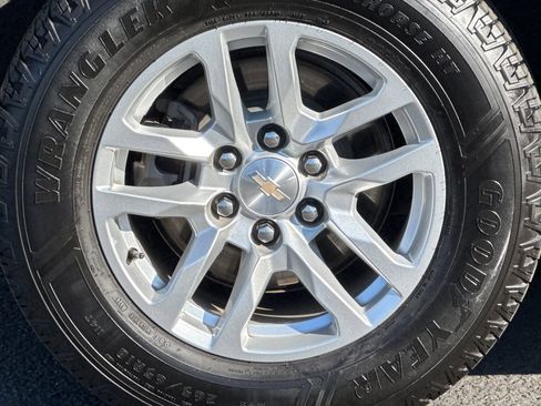 Used 2022 Chevrolet Tahoe LT w/ Luxury Package image 41