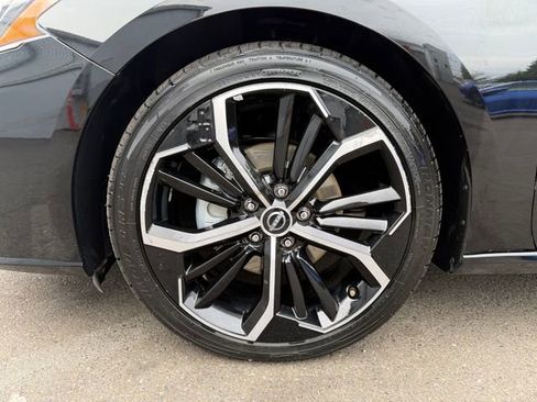 Used 2023 Nissan Altima 2.5 SR FWD image 26