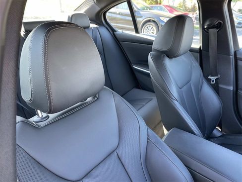 Used 2025 BMW 330i xDrive Sedan image 27