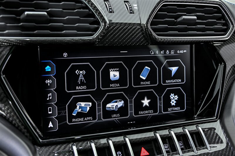 Used 2022 Lamborghini Urus AWD/4WD image 46