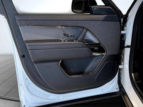 Used 2023 Land Rover Range Rover Sport SE Dynamic image 23