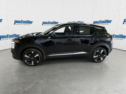 Used 2025 Nissan Kicks SR AWD/4WD image 6