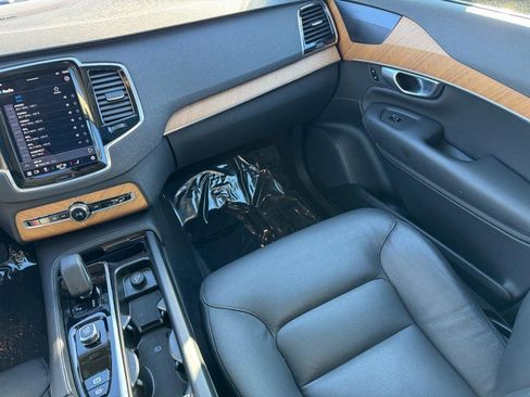 Certified 2024 Volvo XC90 B5 Plus w/ Protection Package Premier image 16