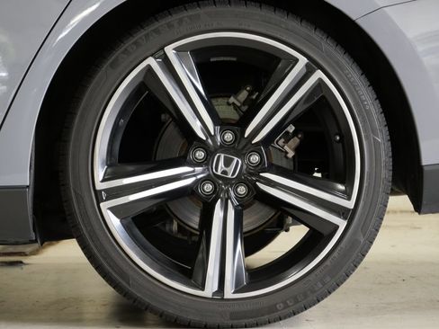 Used 2024 Honda Accord Sport image 9