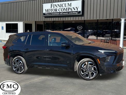 Used 2025 Buick Enclave Sport Touring image 1