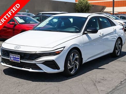 Certified 2025 Hyundai Elantra SEL FWD image 3