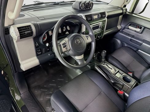 Used 2013 Toyota FJ Cruiser 4WD w/ Convenience Pkg image 9