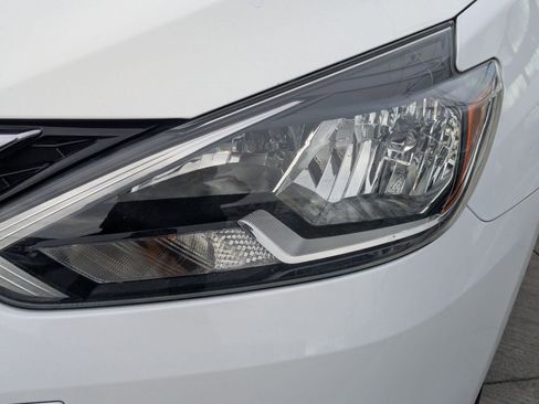 Used 2018 Nissan Sentra S image 11