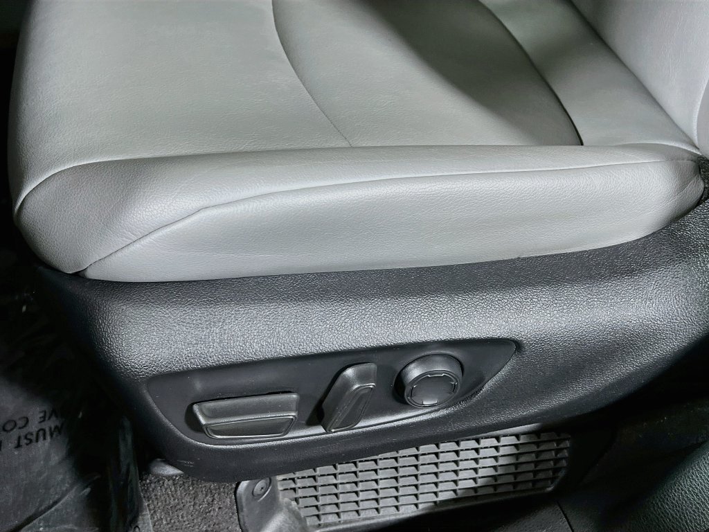 Certified 2026 Toyota Sienna XLE FWD image 17