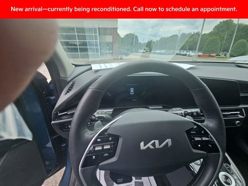 Certified 2023 Kia Niro SX Touring FWD image 8