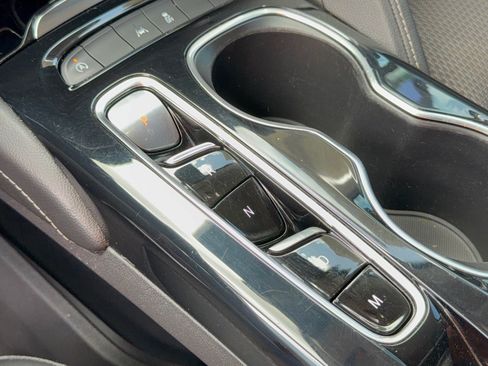Used 2023 Buick Envision Preferred FWD image 21