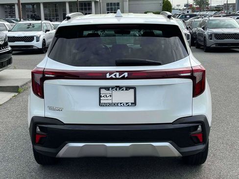 Used 2024 Kia Seltos EX FWD image 28