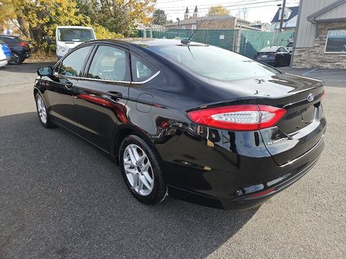 Used 2016 Ford Fusion SE image 5